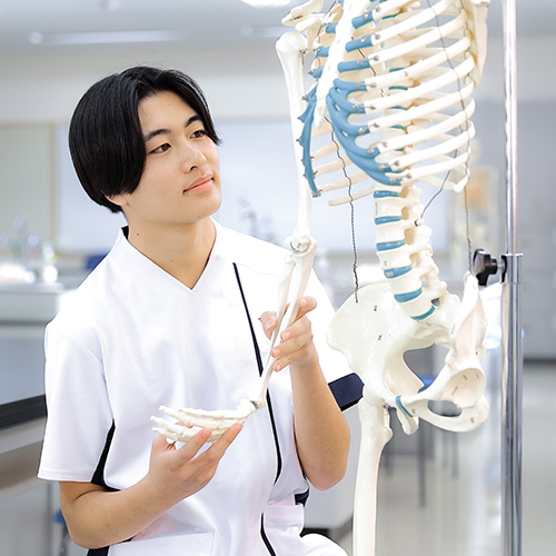 アール医療専門職大学1