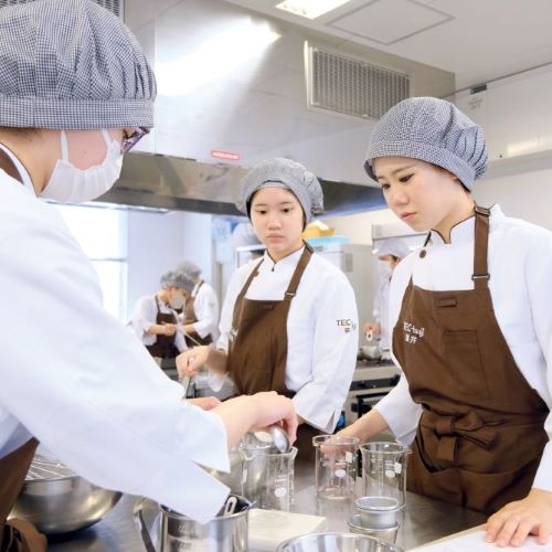 辻学園栄養専門学校2