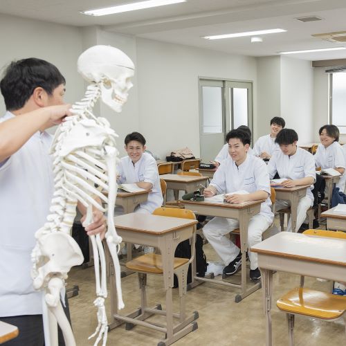 神奈川柔整鍼灸専門学校3