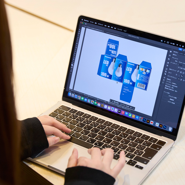 専門学校  日本デザイナー芸術学院