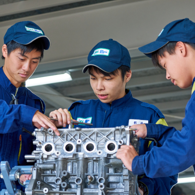 オープンキャンパス
【二級整備士】自動車工学科／日本工科大学校