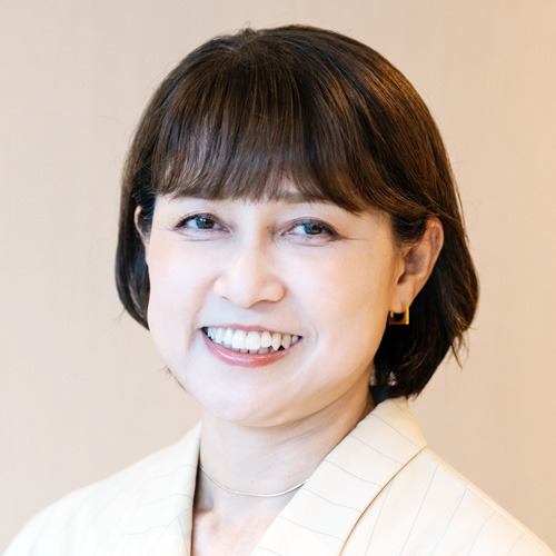 岡崎　朋美さん