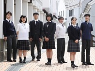 盈進学園東野高等学校の制服