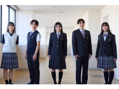 金光藤蔭高等学校の制服