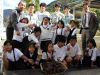 兵庫県　篠山東雲高校　しののめ山の芋研究チームのみなさん1