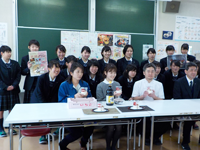 兵庫県　明石商業高校　家庭科選択授業の生徒と家庭科部のみなさん1