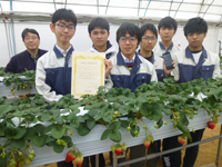 長野県　駒ヶ根工業高校　サイエンス同好会Ｗｉ-Ｆｉ農業ハウス班のみなさん1