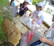 和歌山県　田辺市立咲楽（さくら）小学校　全児童のみなさん4