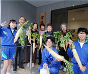 長野県　伊那市立長谷中学校　１５人の３年生のみなさん4