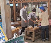 徳島県　徳島商業高校　ビジネス研究部のみなさん4