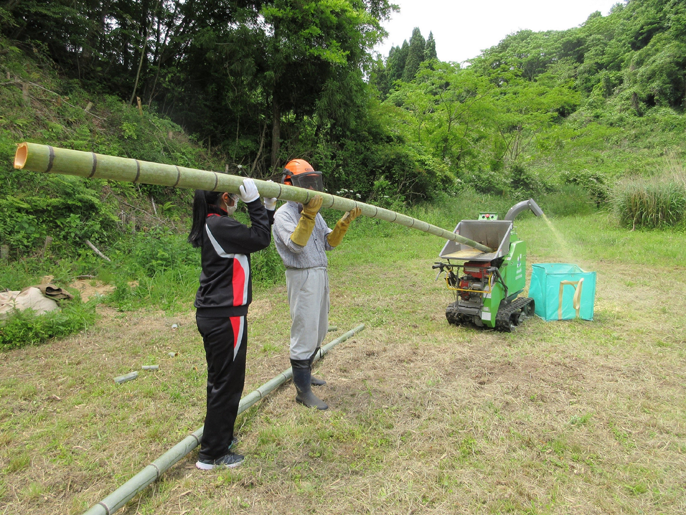 岡山県 真庭高校 経営ビジネス科3年生「竹害対策チーム」のみなさん1