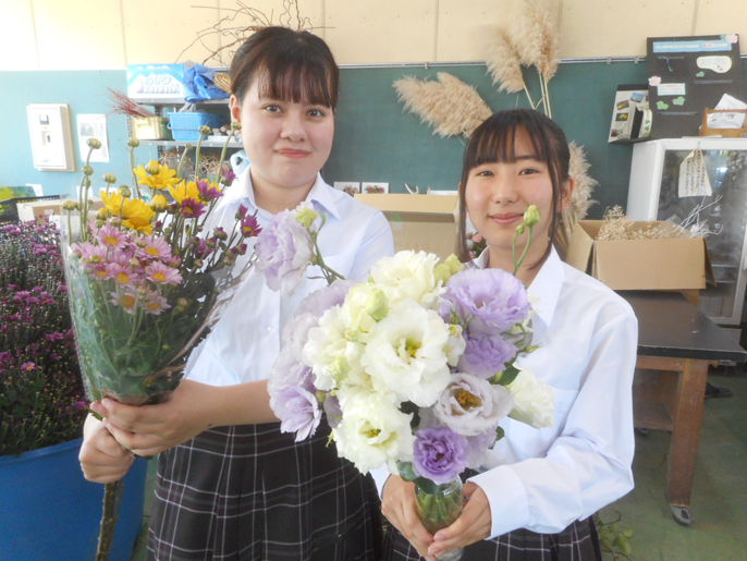 長野県　佐久平総合技術高校　農業科（生物サービス科植物活用コース）３年生のみなさん1