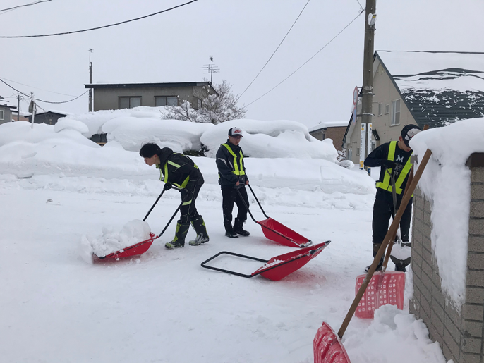 青森県　弘前南高校　野球部、男子・女子バスケットボール部のみなさん4