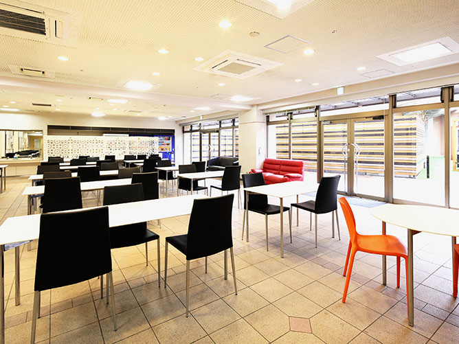 愛知東邦大学の学食