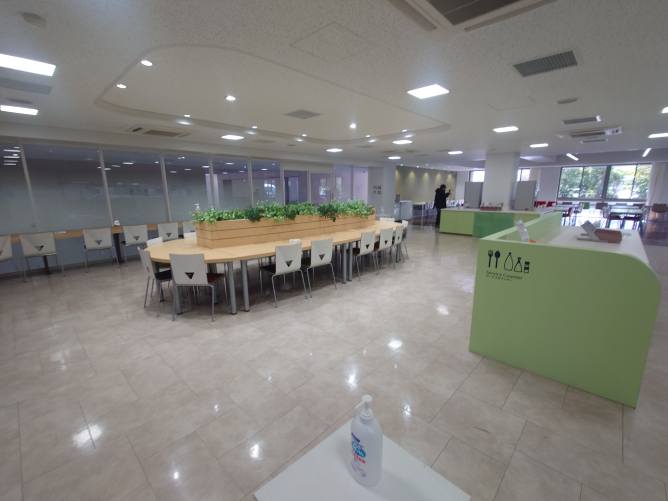 奈良学園大学の学食