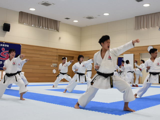 中部学院大学の部活