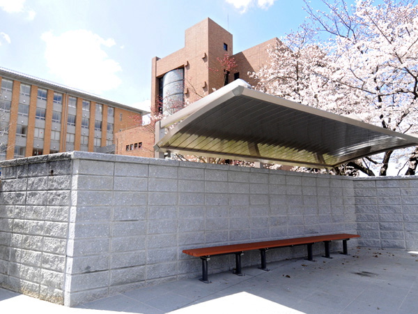 【香蘭短大前バス停】約5分～10分間間隔で西鉄大橋駅行きのバスが出ています。