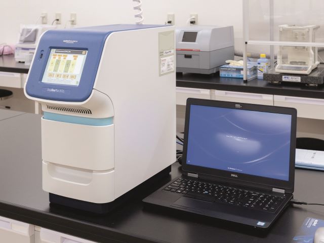 リアルタイムPCR装置