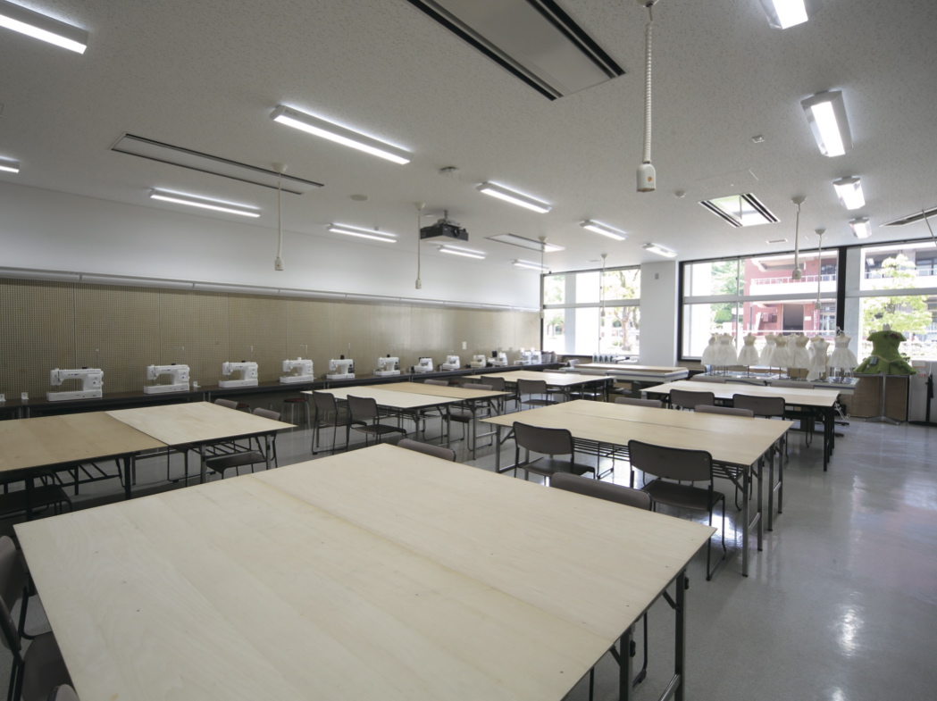 【15号館】ファッションデザイン実習室