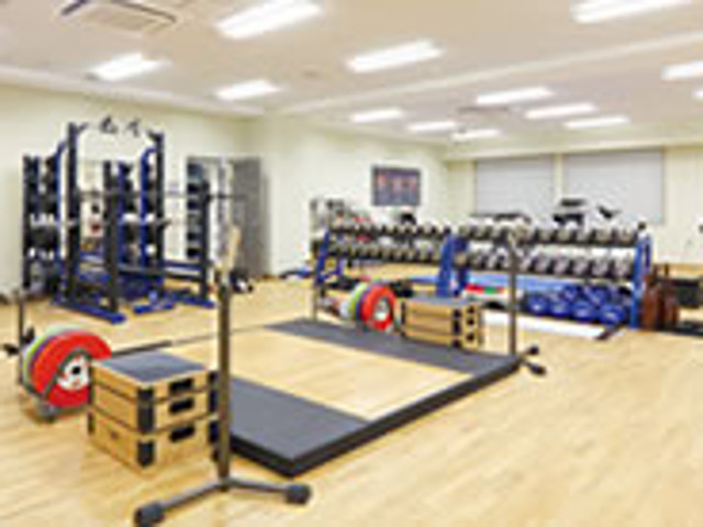 ■運動生理学実験室　　　運動・スポーツ科学の理論に基づいた最新の測定機器を備えています。