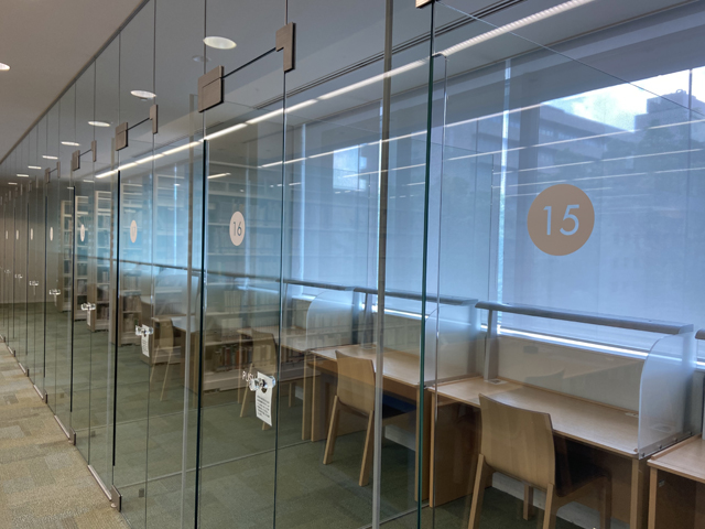 聖徳大学の図書館