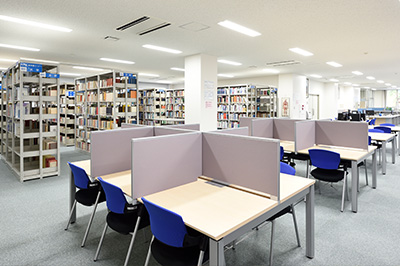 京都医療科学大学の図書館