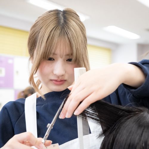美容科（昼間課程）