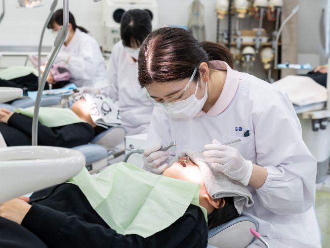 大阪歯科衛生士専門学校（女子のみ）のオープンキャンパス