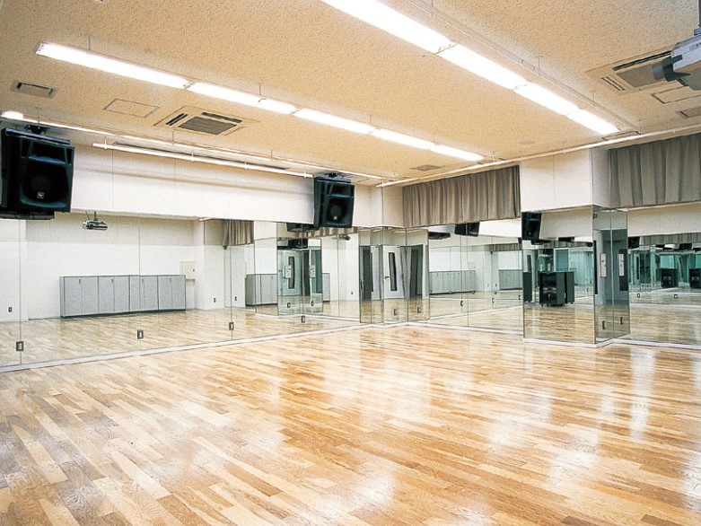 【総合学科／声優学科】ダンススタジオ