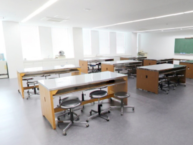 行岡医学技術専門学校の施設・設備