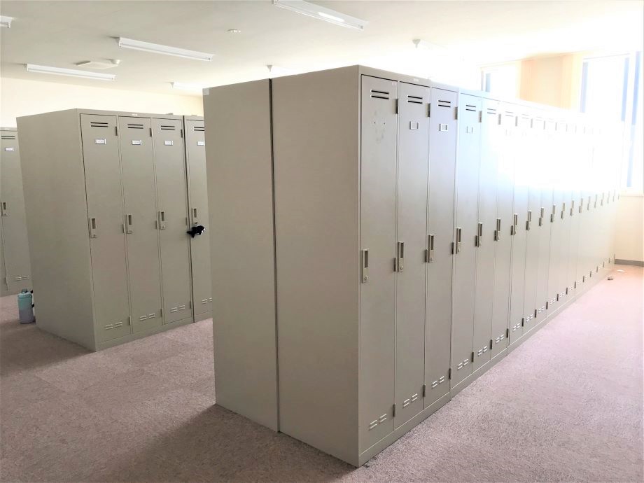 学生更衣室