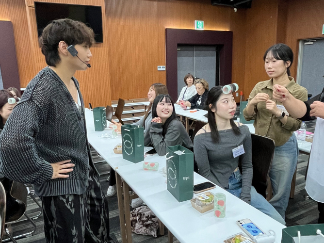 【韓国研修】大流行の韓国ビューティーを体感できる大人気研修。Beauty Play明洞での研修や貞華芸術大学でのヘアメイクセミナーなど充実の研修内容です！