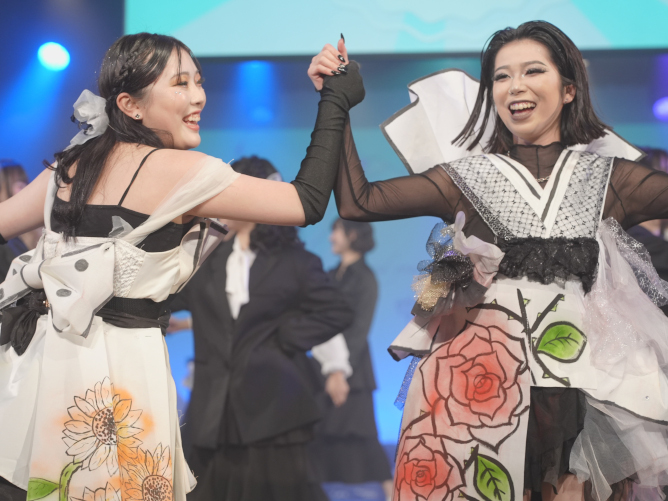 舞台上でのライブヘアメイク！（1組）