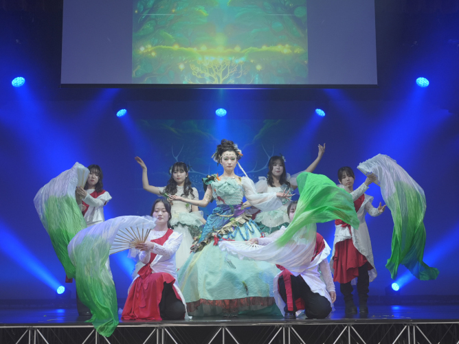 舞台上でのライブヘアメイク！（5組）