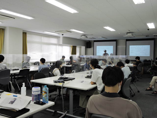 情報工学課程　体験学習「コンピュータのしくみ～マイコンでプログラミング体験～」1