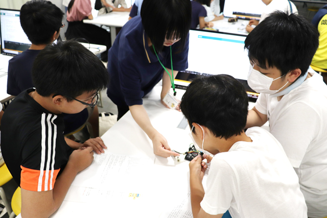 2025年度南山大学小・中学生向け講座
「大学で、未来の自分を探してみよう！」(各全4回)4